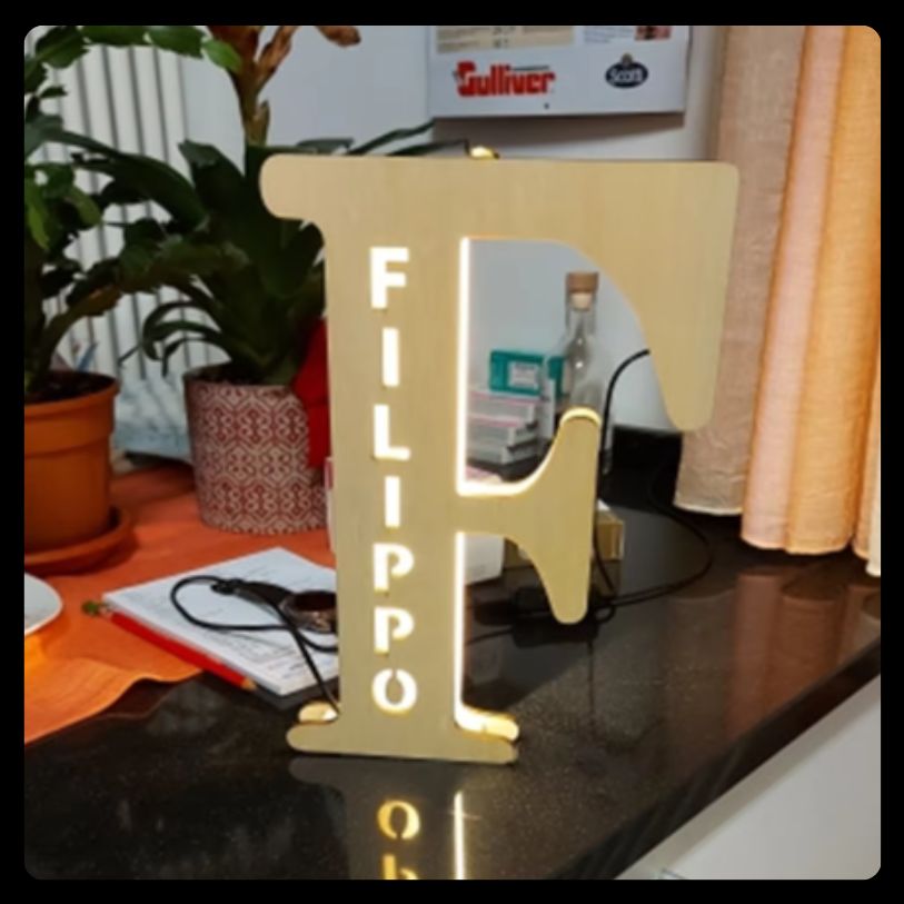 Individuelle LED-Namensleuchte (28 cm)