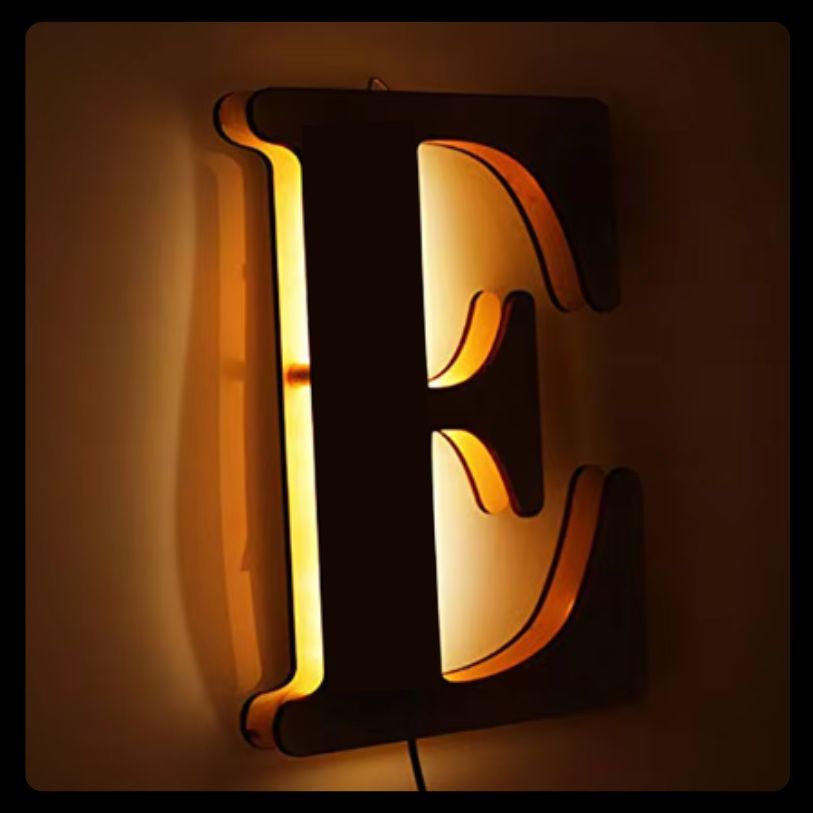 Individuelle LED-Namensleuchte (28 cm)